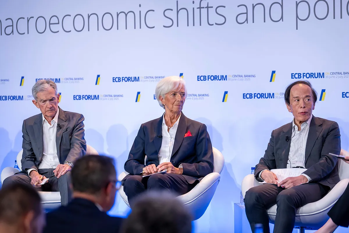 Los principales bancos centrales ganan tiempo antes de subir los tipos de interés