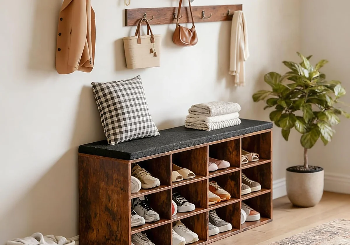 Aprovecha el espacio con estos bancos zapateros que sirven de asiento y de almacenaje