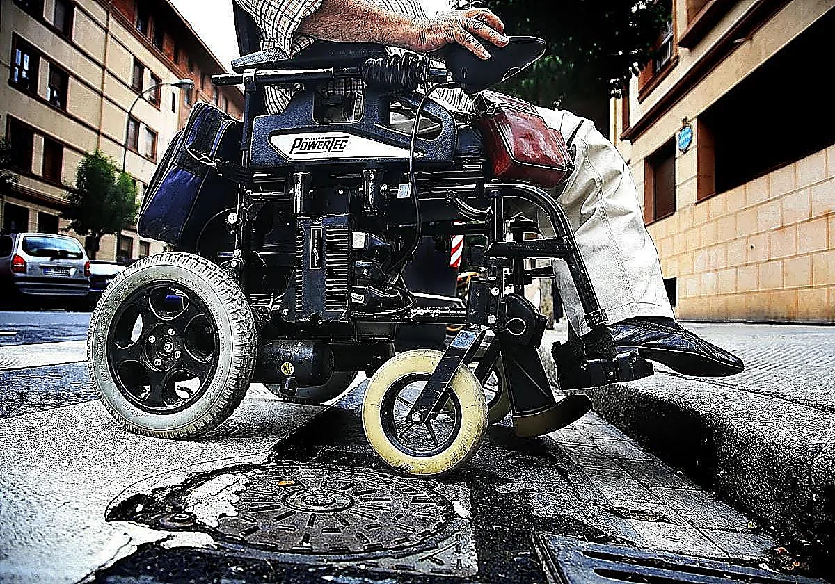 Remanded in custody for allegedly stealing a disabled homeless man's wheelchair in Valencia