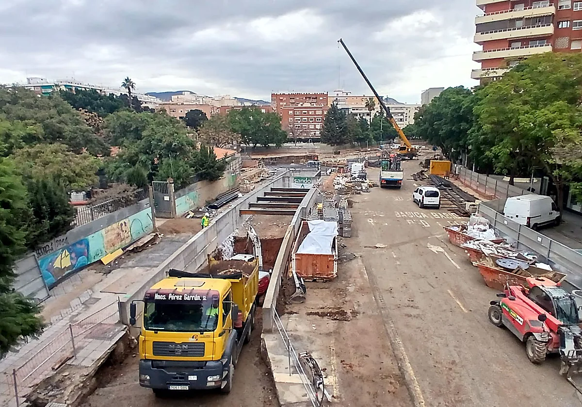 El metro de Málaga empieza a excavar el túnel bajo la calle Santa Elena