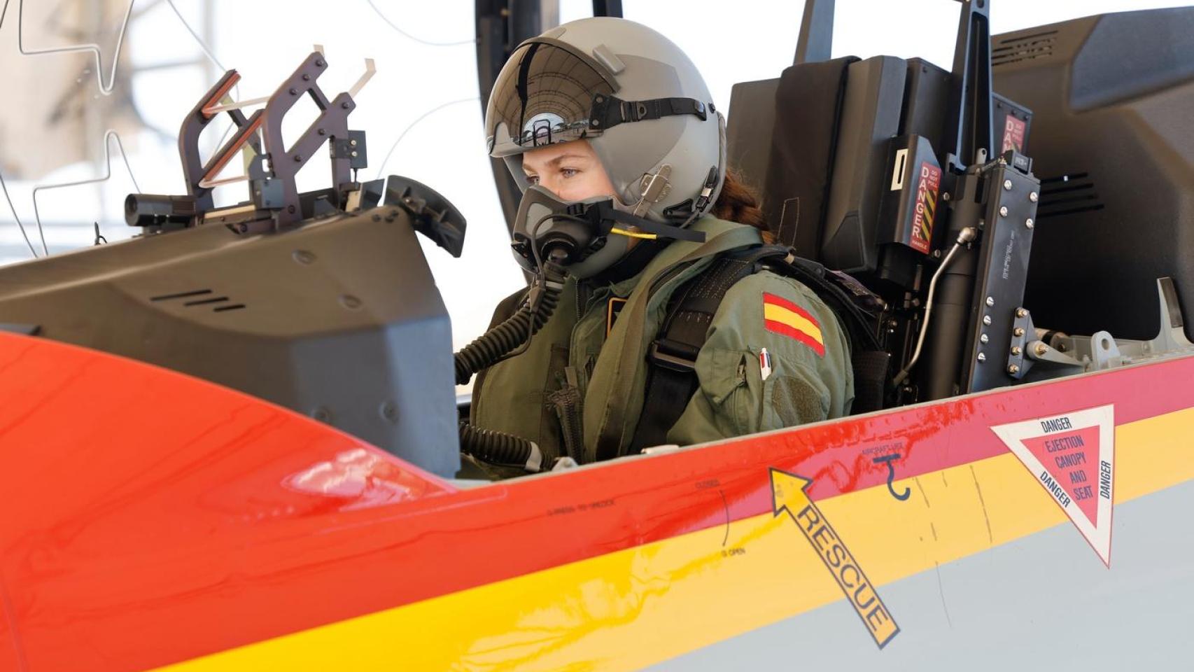 La princesa 'Top Gun' vuelve a hacerlo: las espectaculares imágenes del segundo vuelo en solitario de Leonor