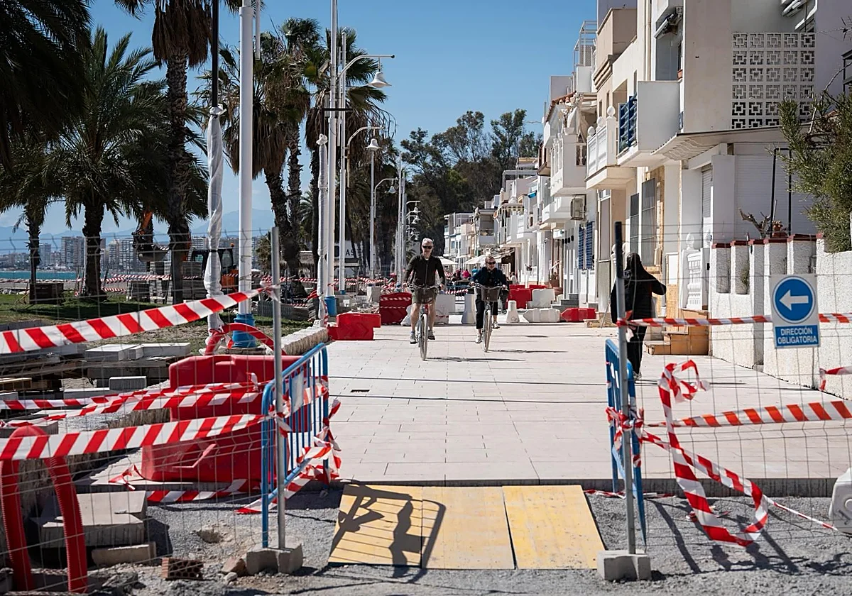 Hosteleros temen que las obras del paseo de Pedregalejo no estén listas para verano