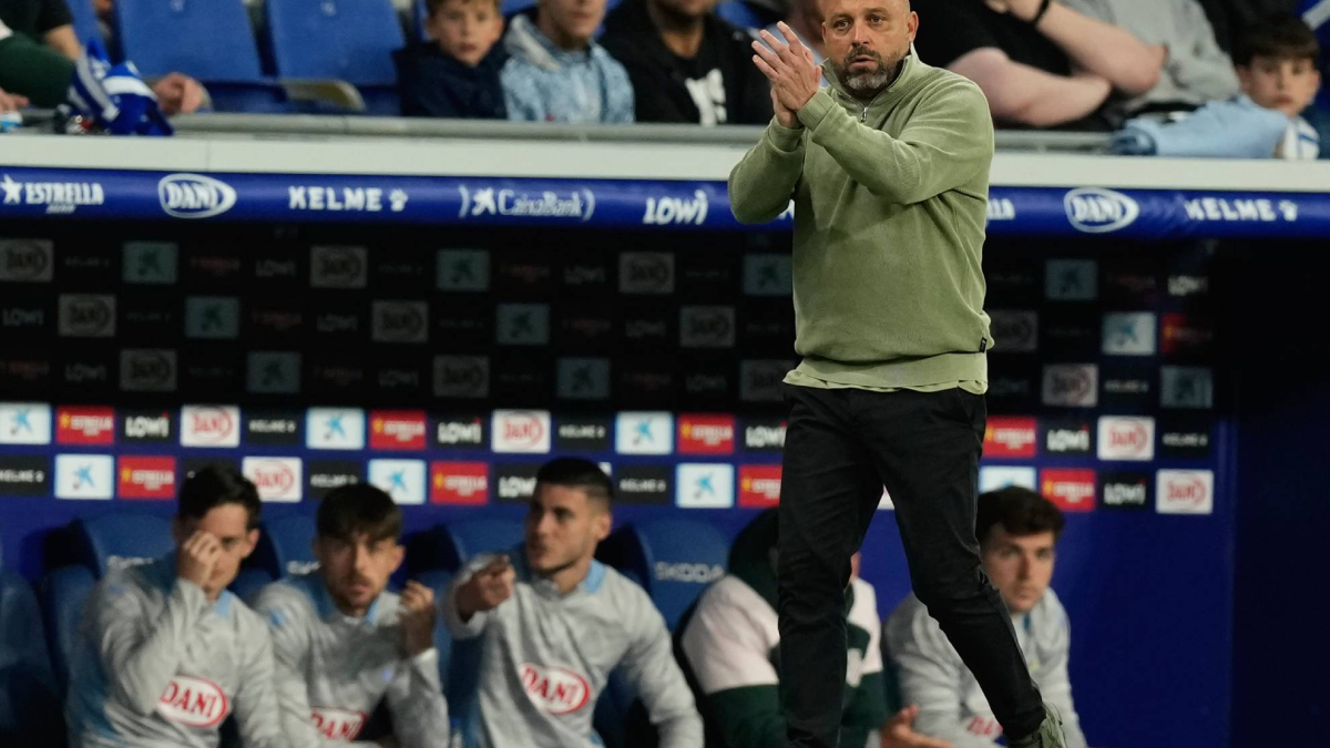 Manolo González: "Los jugadores llevan una mochila importante"