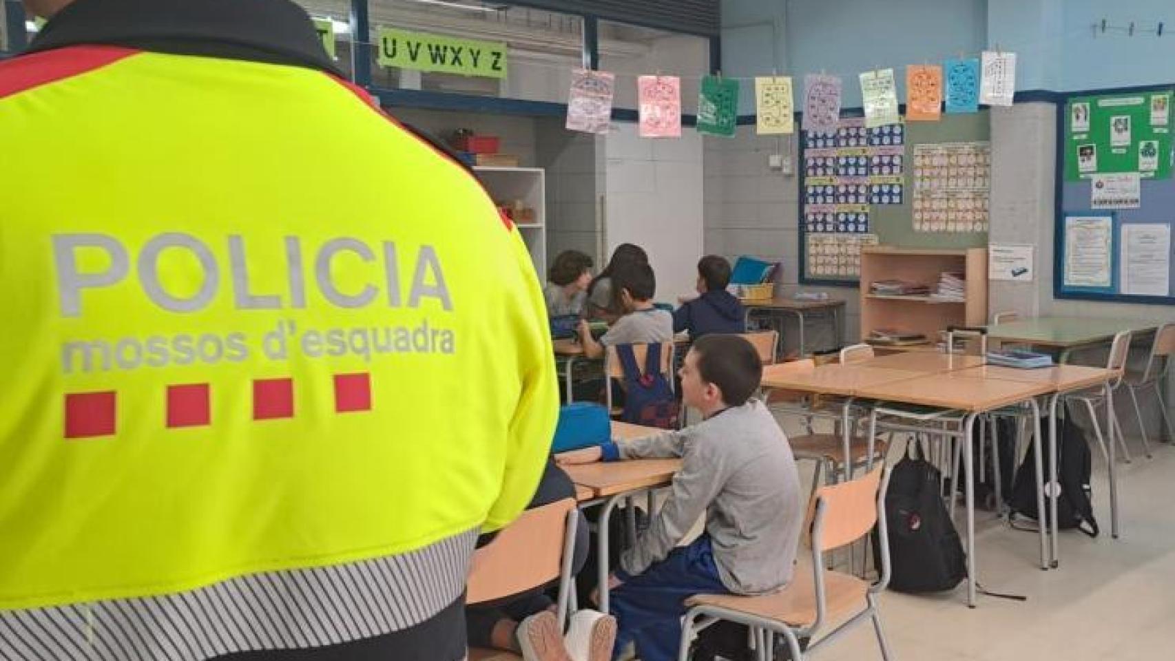 Este curso ha habido 5.331 casos violentos en institutos catalanes pero los docentes no quieren a los Mossos: "No son educadores"