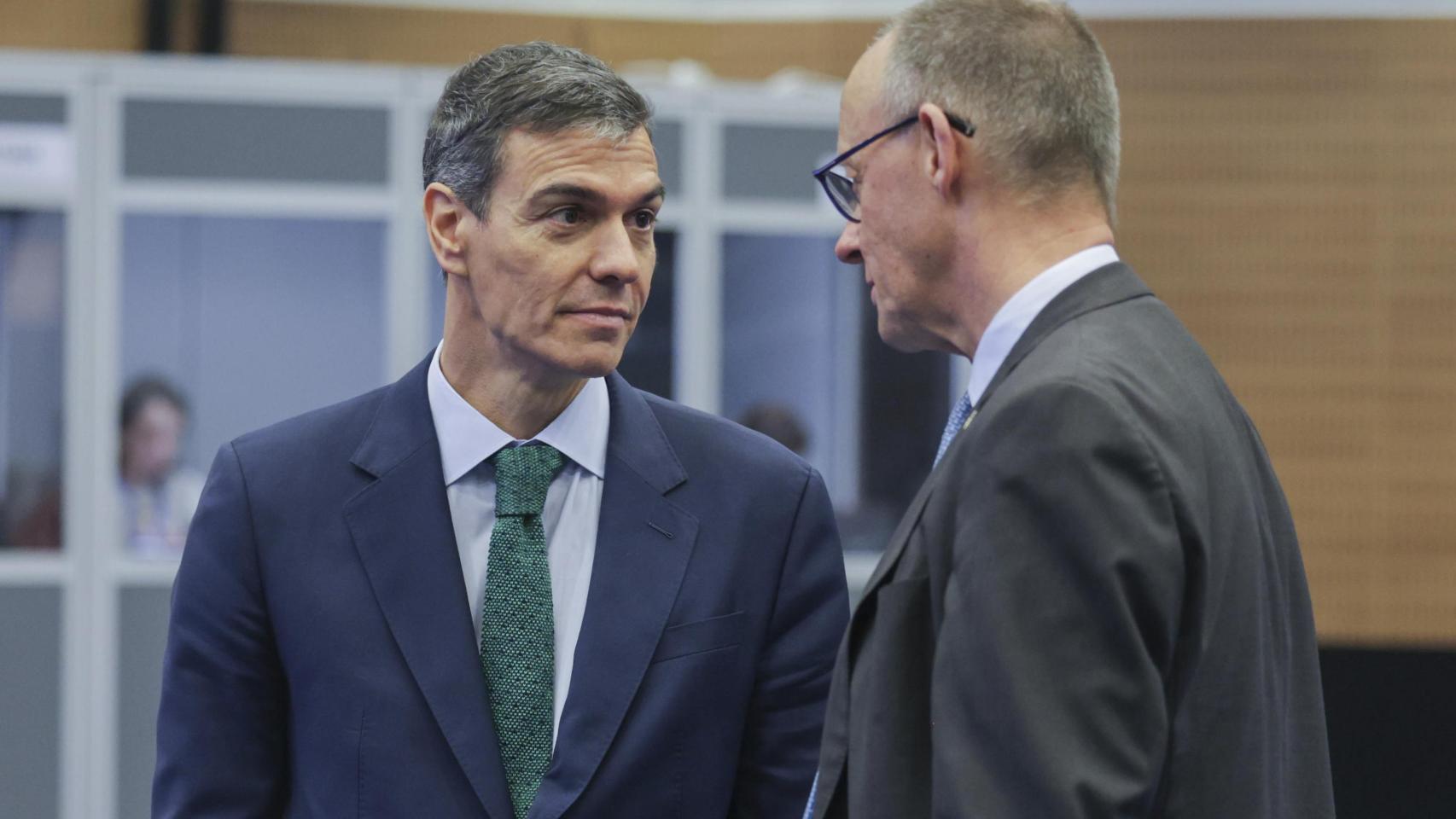 El choque de Sánchez y Macron contra Merz y Jetten encalla el presupuesto de la UE en plena emergencia mundial