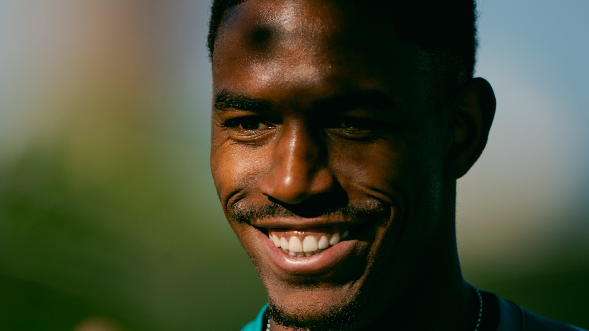 Regreso parcial de Junior Firpo en un entrenamiento sin Bartra