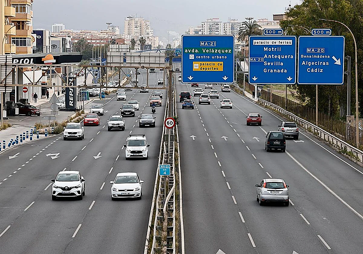 Malaga city council to repair potholes on MA-21 road: which bus lines will this impact?