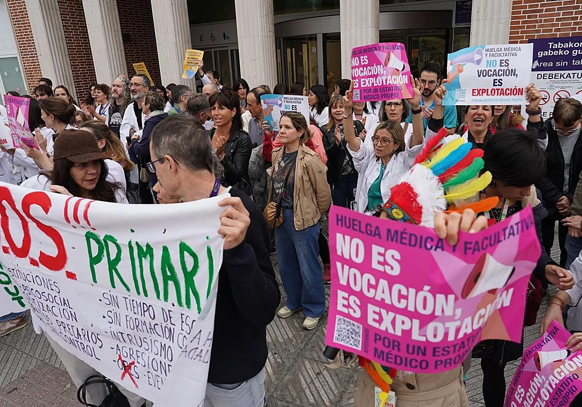 El PNV pide a Sánchez que cese a la ministra de Sanidad por el conflicto con los médicos
