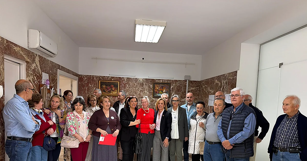 Los vecinos de la Malagueta alzan la voz: demandan junto al PSOE que el Hospital Noble sea centro de salud