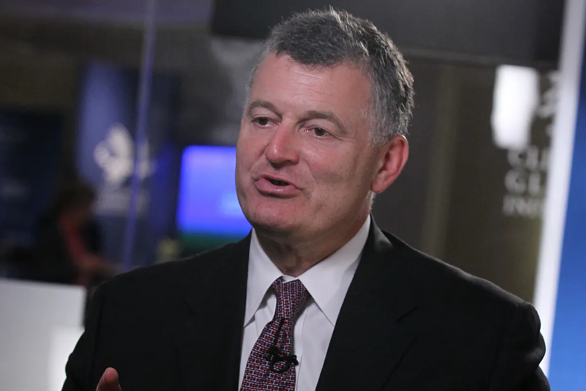 Estée Lauder plantea una opa de entre 18 y 19 euros para fusionar Puig