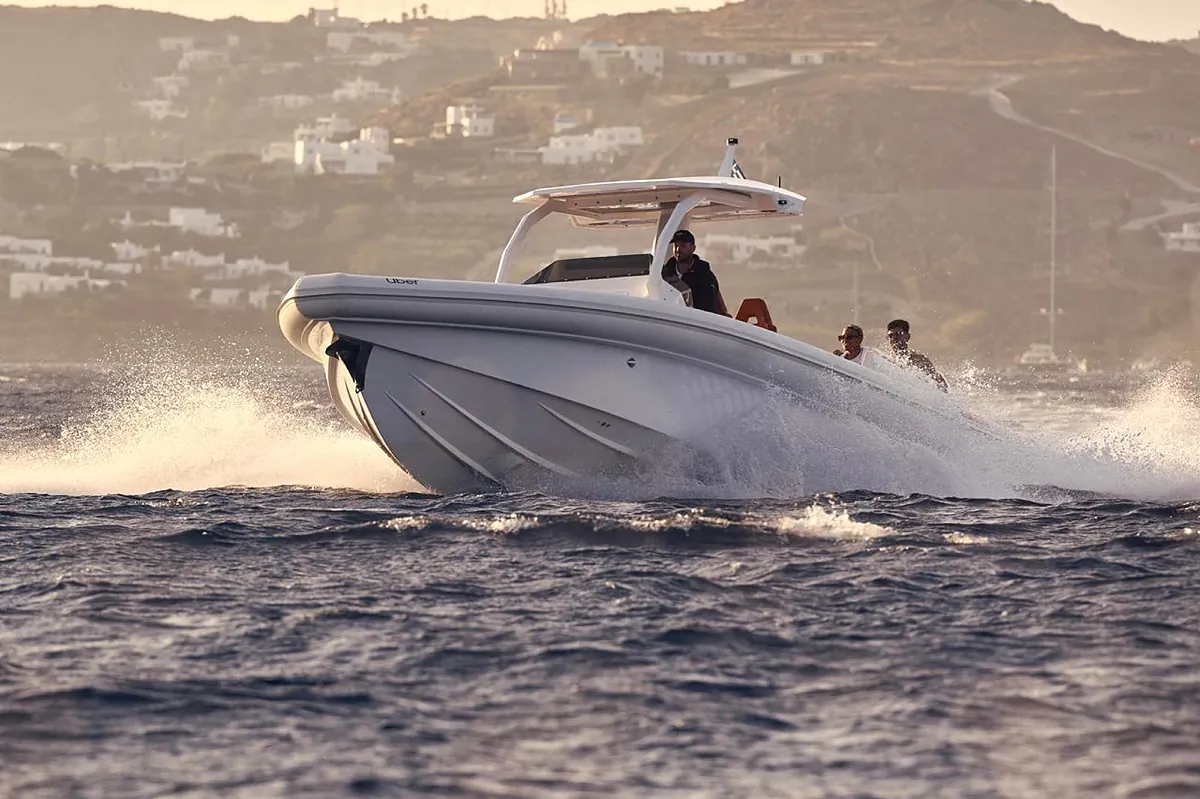 Uber lanza su servicio de alquiler de barcos en la costa mediterránea