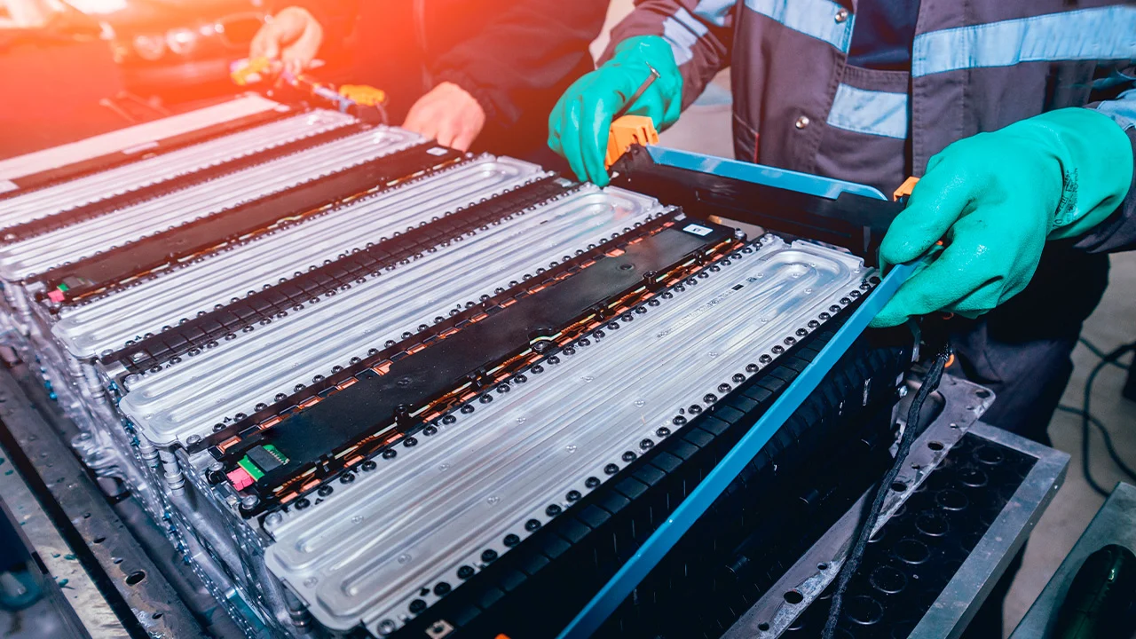 Funcionan a -40 ºC y cuestan hasta un 40% menos: las baterías de sodio cambian el coche eléctrico