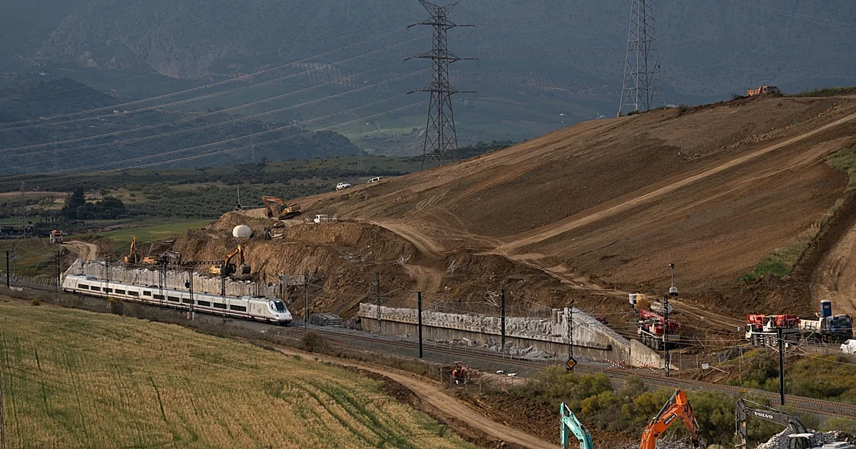 La velocidad de los trenes en el tramo de Álora estará limitada a 160 km/h