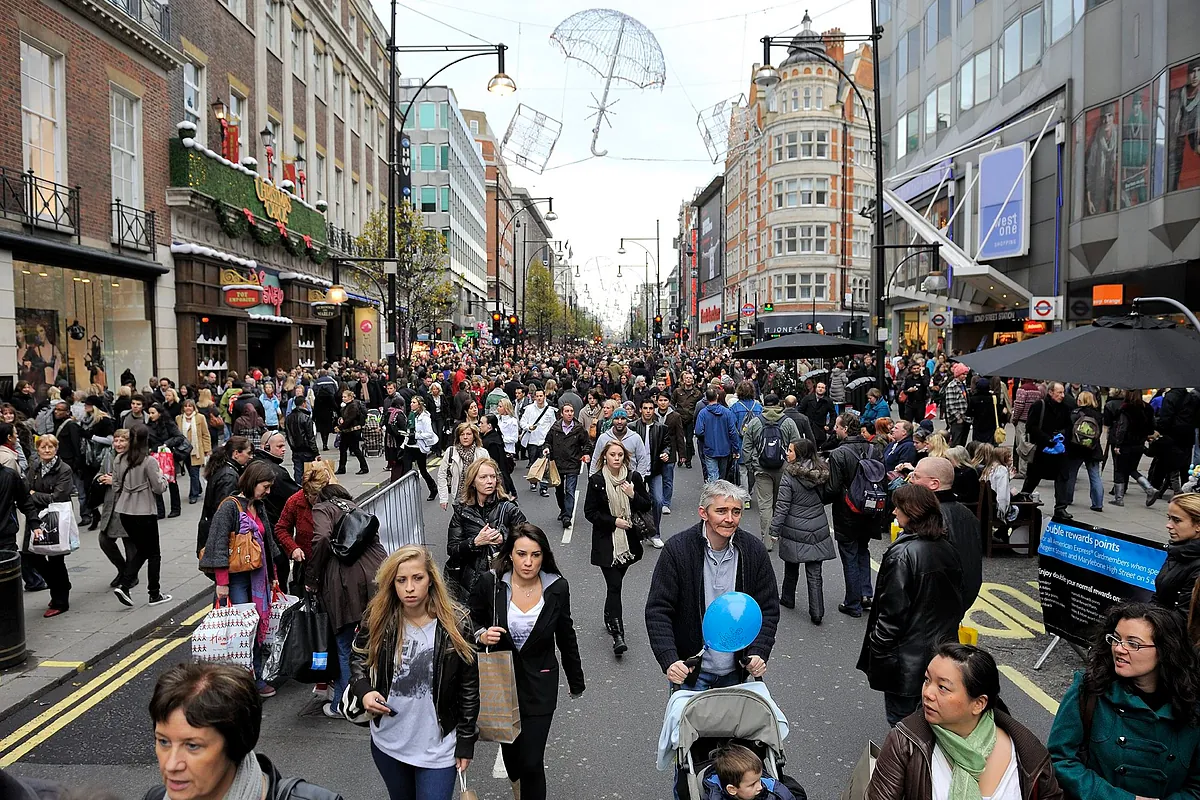 La generación de TikTok llena las tiendas de las calles principales de Reino Unido