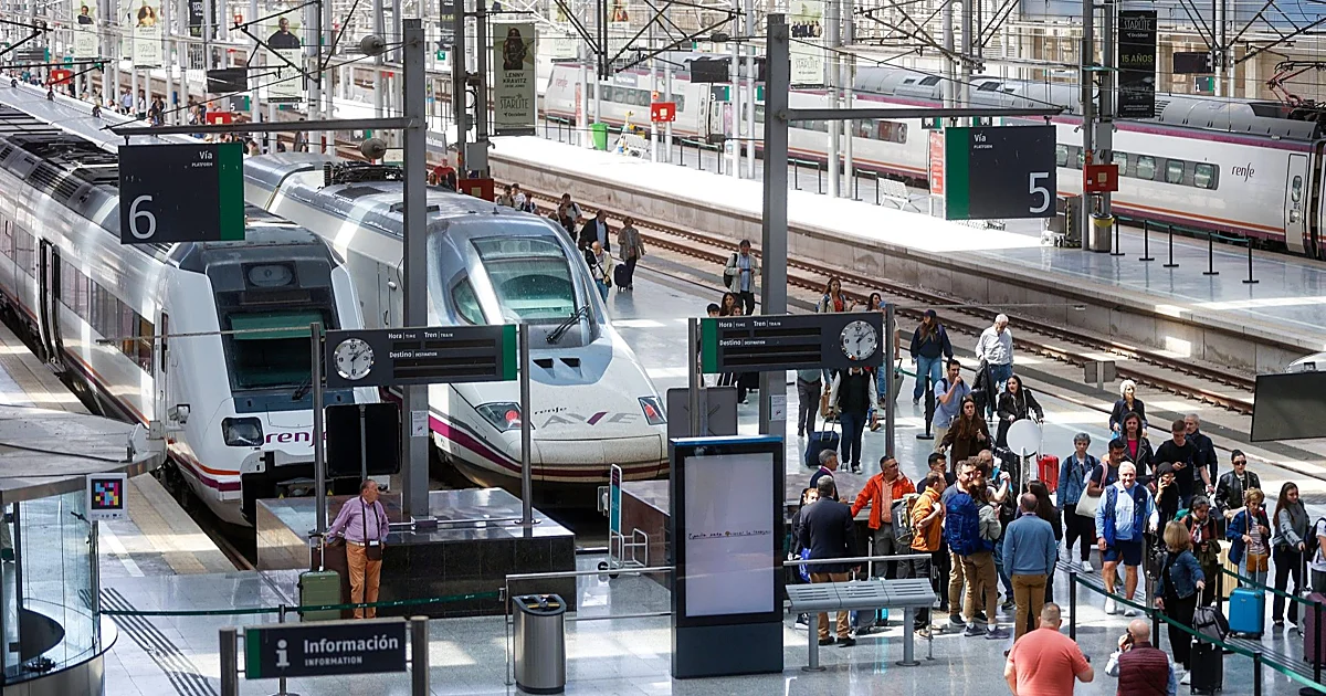 La alta velocidad directa vuelve a Málaga con más retrasos y con los trenes llenos para el puente