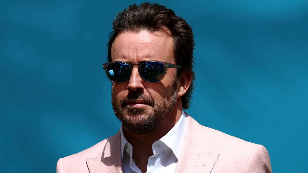 El Aston Martin invita a Alonso a seguir en 2027, pero Fernando advierte: “Tengo que hablar con mi familia antes”