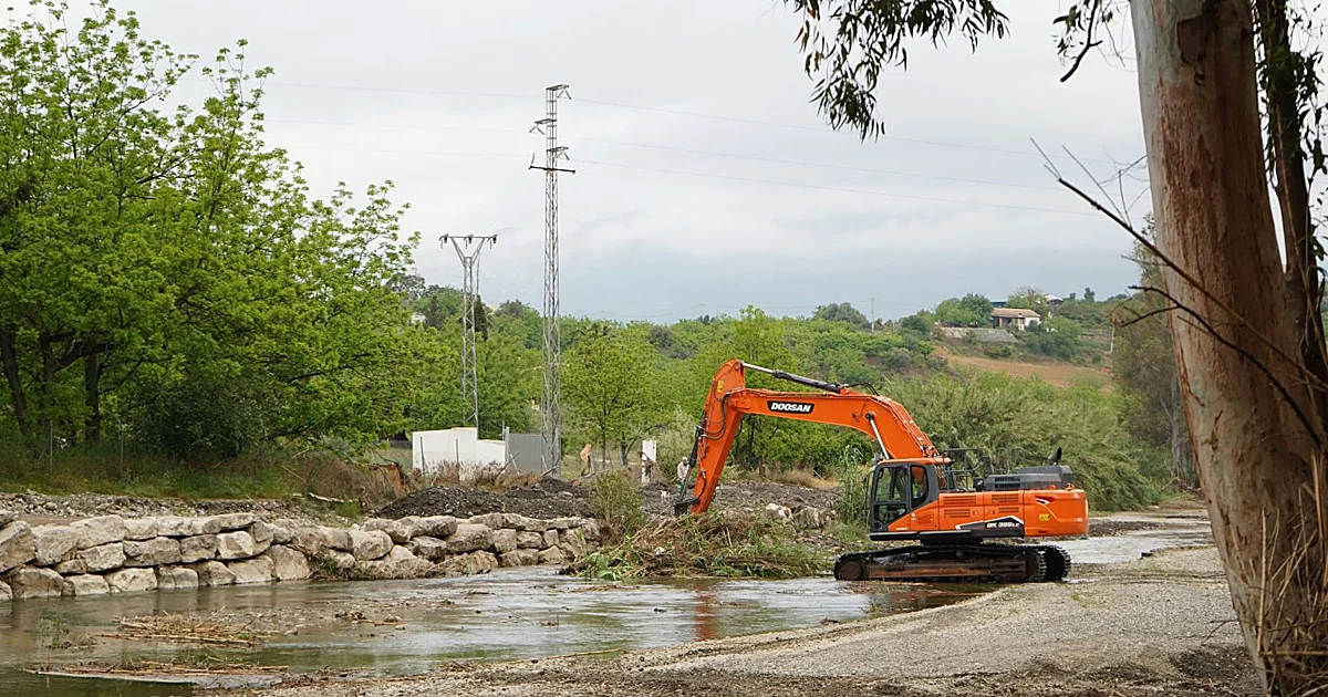 La Junta inicia la limpieza del río Grande por Cártama y Coín