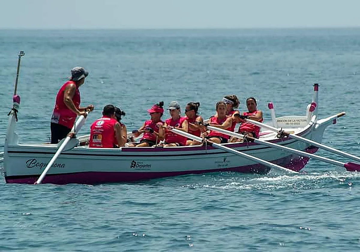 Traditional Malaga rowing boat competition to raise awareness of cancer