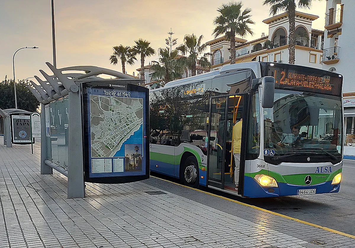 Travel from Vélez-Malaga to Malaga city for less than a euro