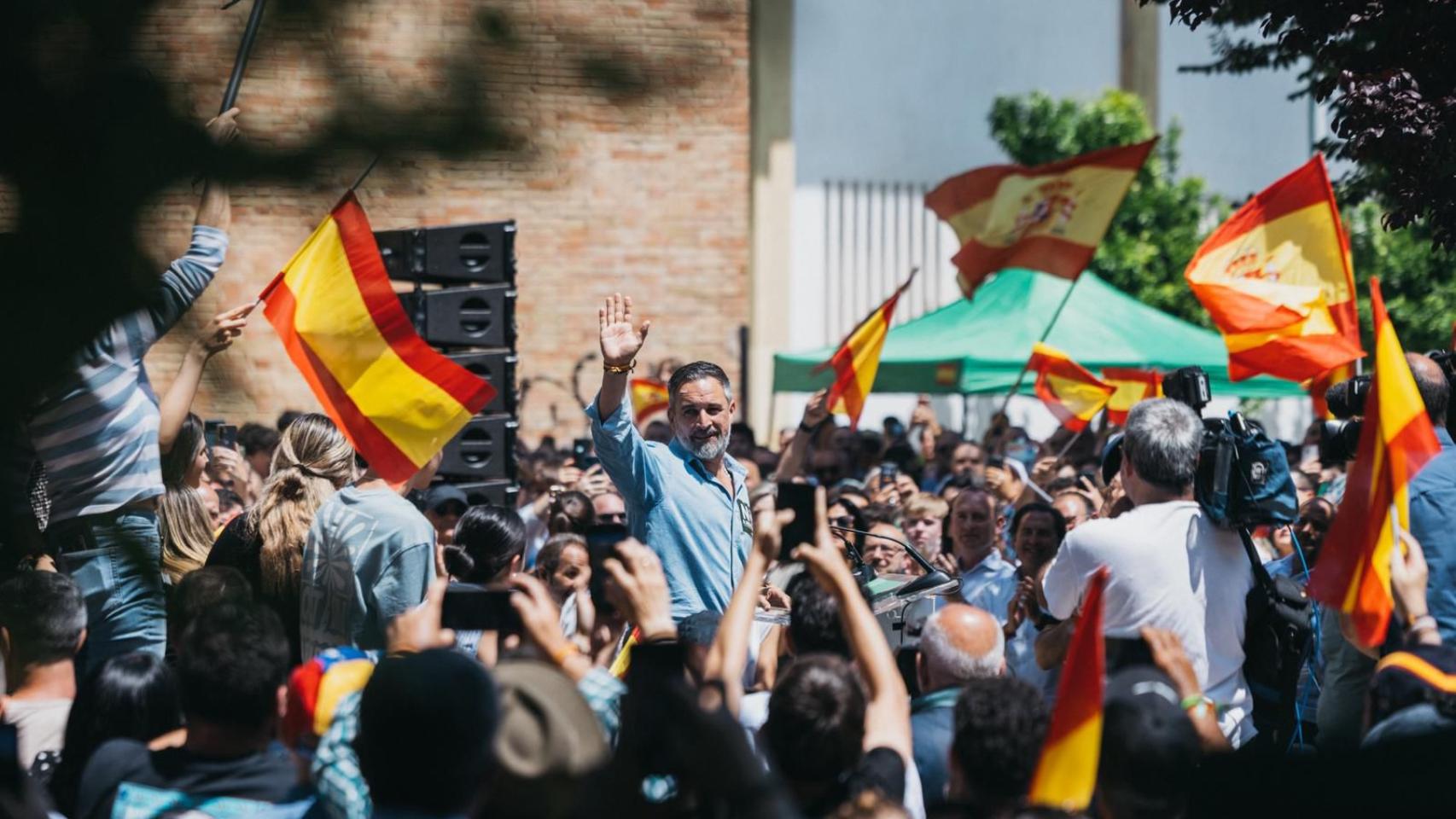 Abascal aprovecha el 1 de mayo en Jaén para subir los decibelios contra Sánchez: "El puto amo actúa como un chulo de putas"