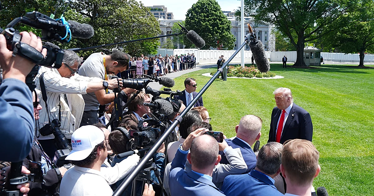 Trump carga contra España por su posición en la guerra: «No es muy inteligente querer que Irán tenga un arma nuclear»