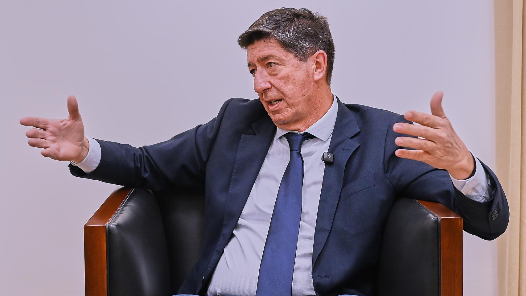 Juan Marín: "Juanma Moreno va a gobernar en solitario, como mucho llegará a algún acuerdo puntual en la legislatura"