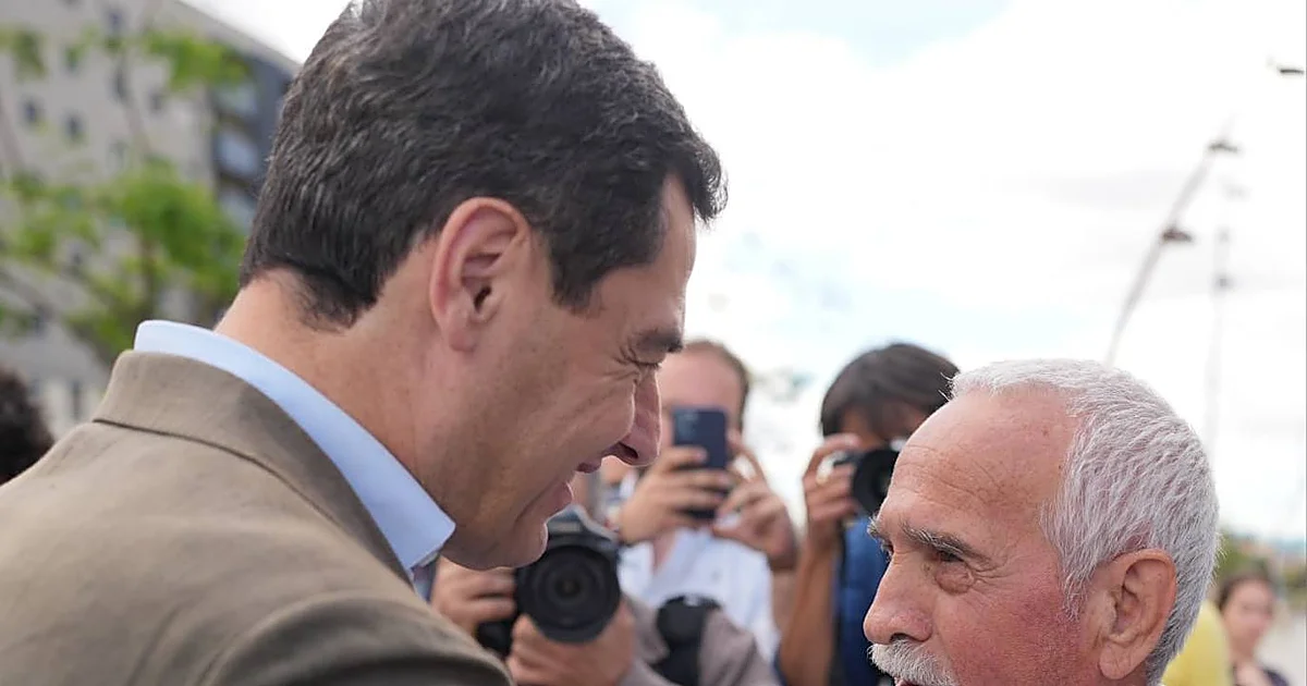 El pacto de Juanma Moreno con un votante en el bastión socialista