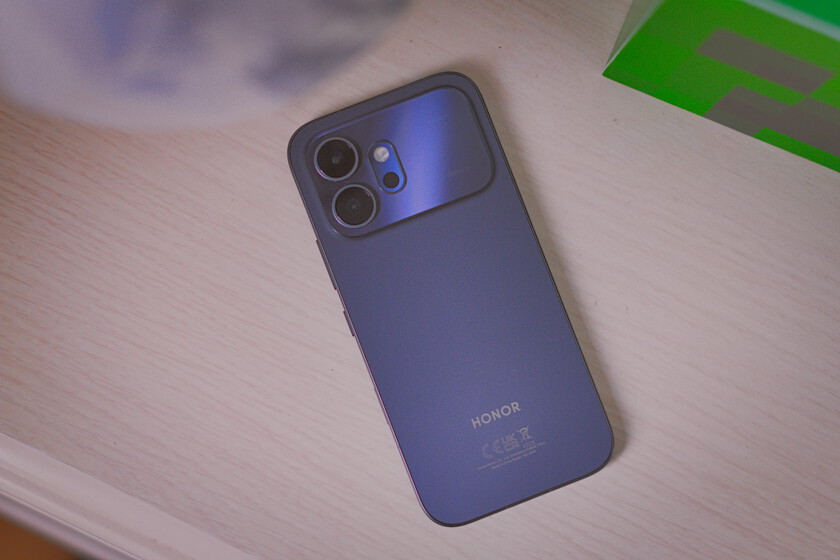 Honor 600, análisis: meter una batería de 6.400 mAh en un móvil así de fino parecía imposible. El silicio-carbono nos ha demostrado lo contrario