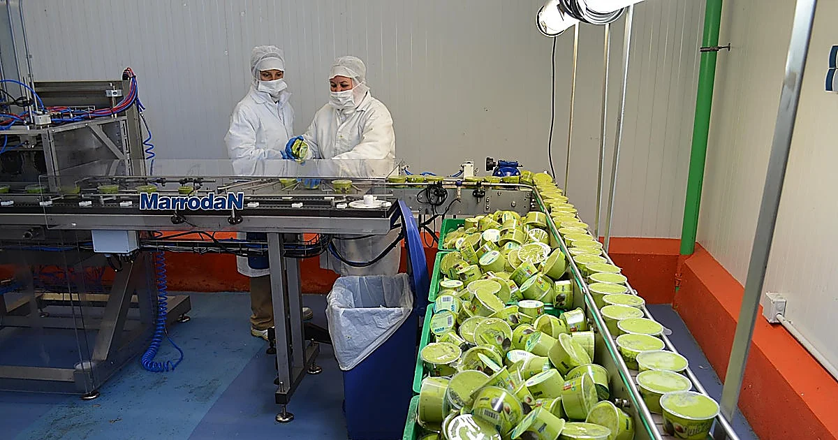 Vélez-Málaga based subtropical company now hiring
