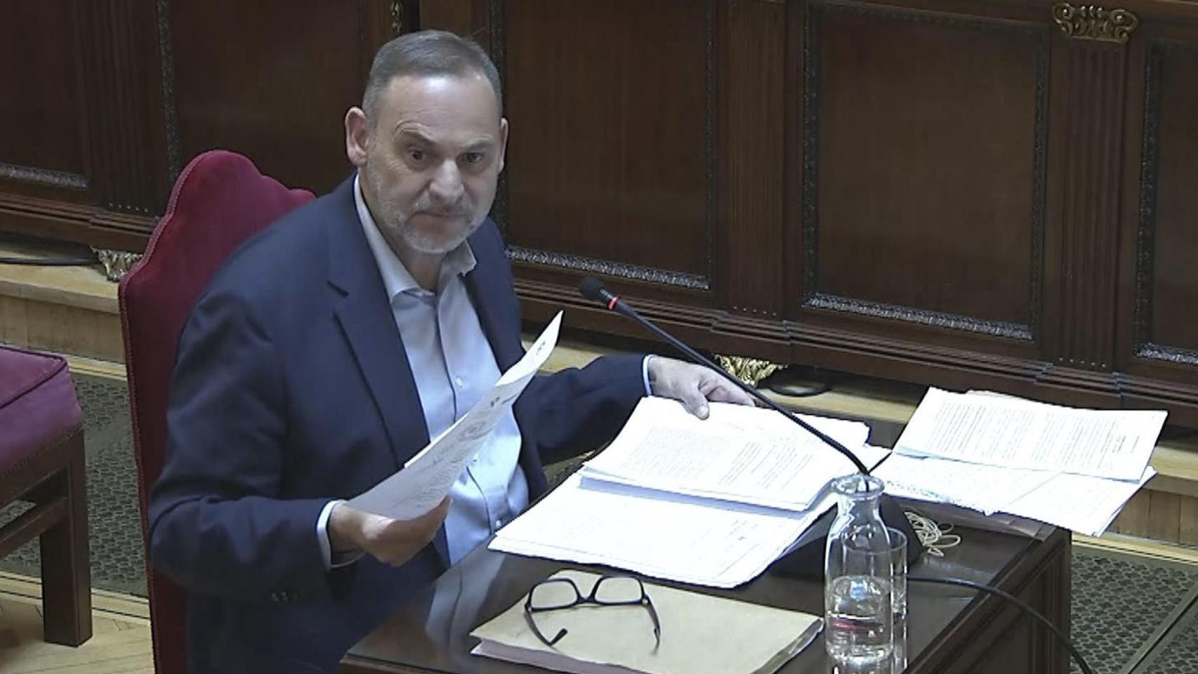 El fiscal Luzón aflora con un eficaz interrogatorio las contradicciones de Ábalos y mantiene los 24 años de cárcel
