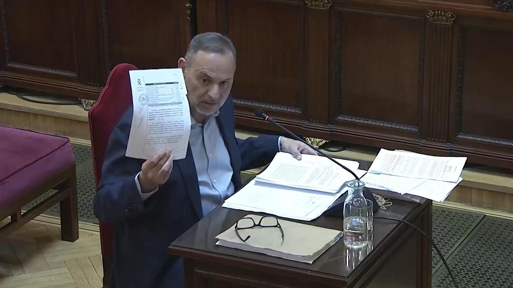 Ábalos en el País de las Maravillas: no hubo 'escorts' sino amor, la UCO miente, no gastaba porque le invitaban y Sánchez no sabía nada