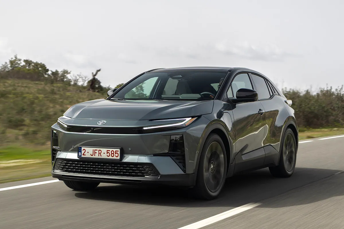Toyota estira su ventaja en el mercado de coches nuevos