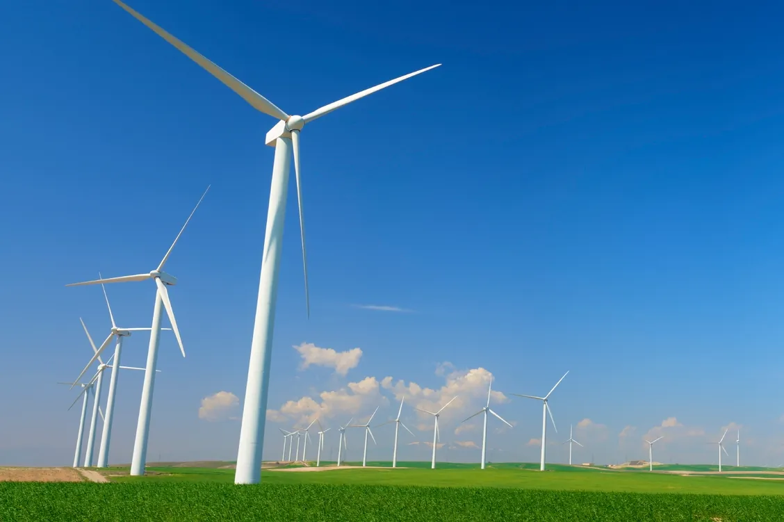 Los inversores apuestan masivamente por la energía limpia en plena guerra con Irán