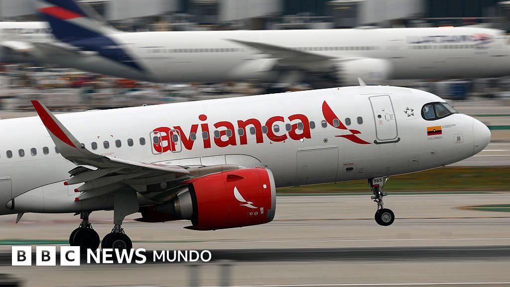 Por qué el combustible para aviones es especialmente vulnerable a la guerra en Irán (y cómo puede afectar a nuestras vacaciones)