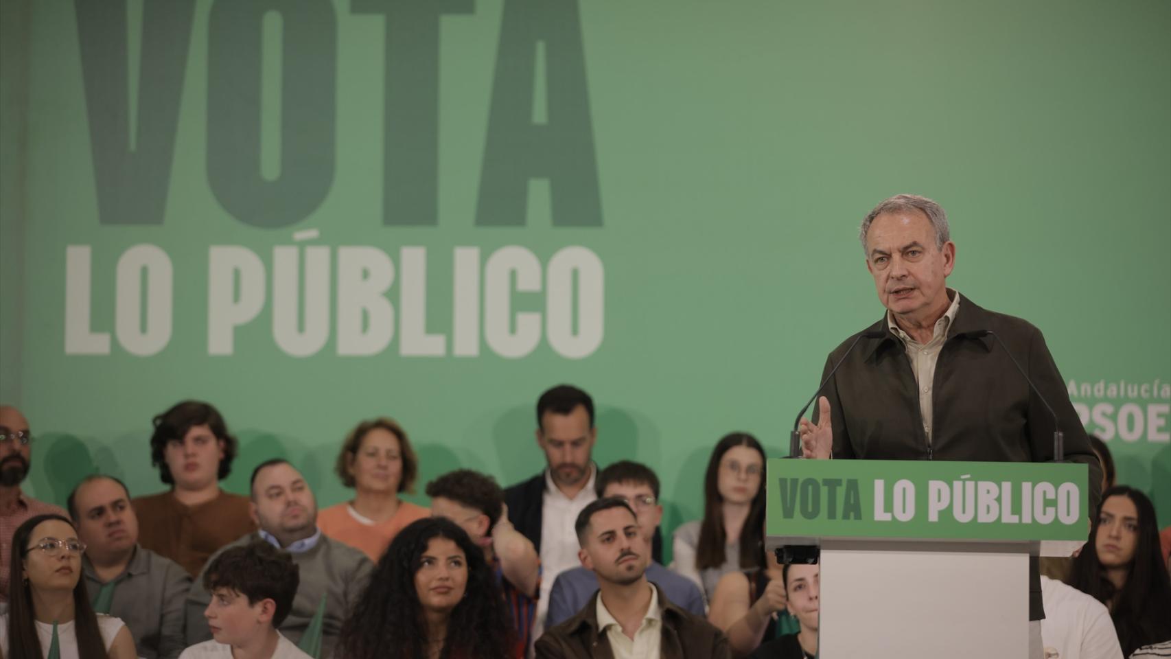 Zapatero reivindica su gestión y la historia del PSOE para aupar a Montero: "Este partido tiene más años que El Corte Inglés"