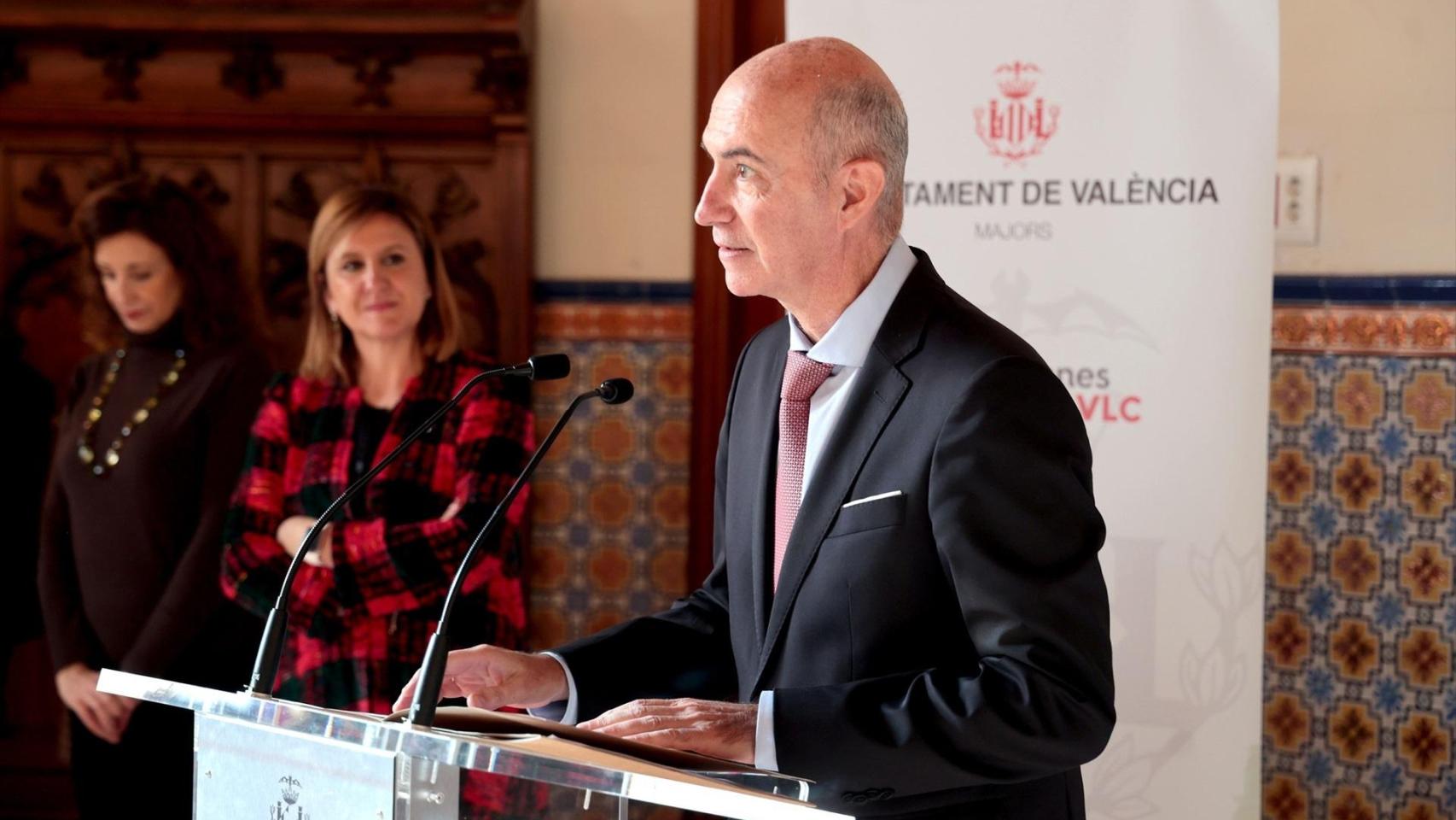 Vox quiere aplicar la "prioridad nacional" en sus ayudas por valor de 5 M€ en Valencia: pedirá arraigo en la ciudad
