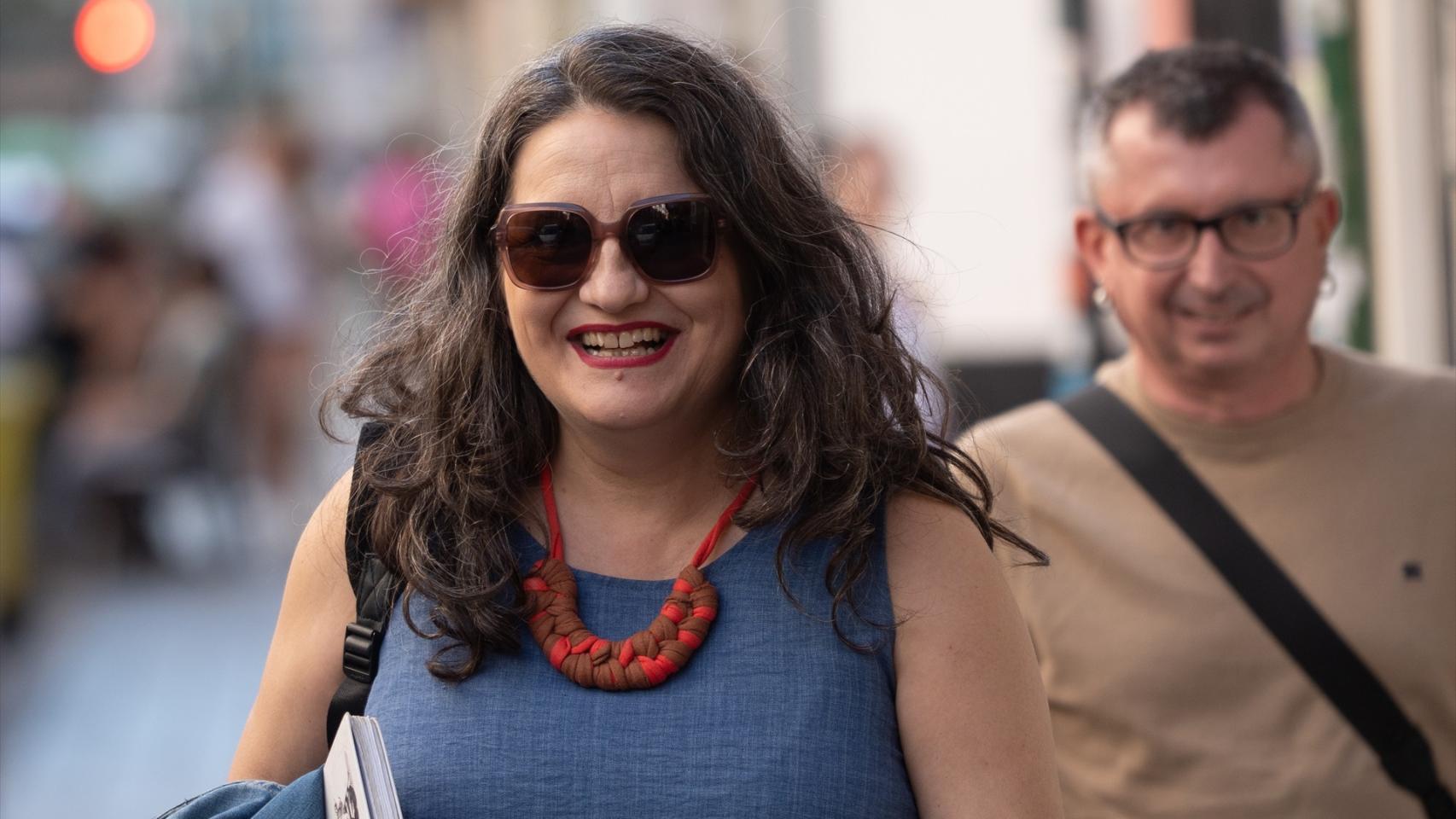 El PP vuelve a llevar a Europa la gestión de Mónica Oltra en el caso de su exmarido tras su retorno a la política