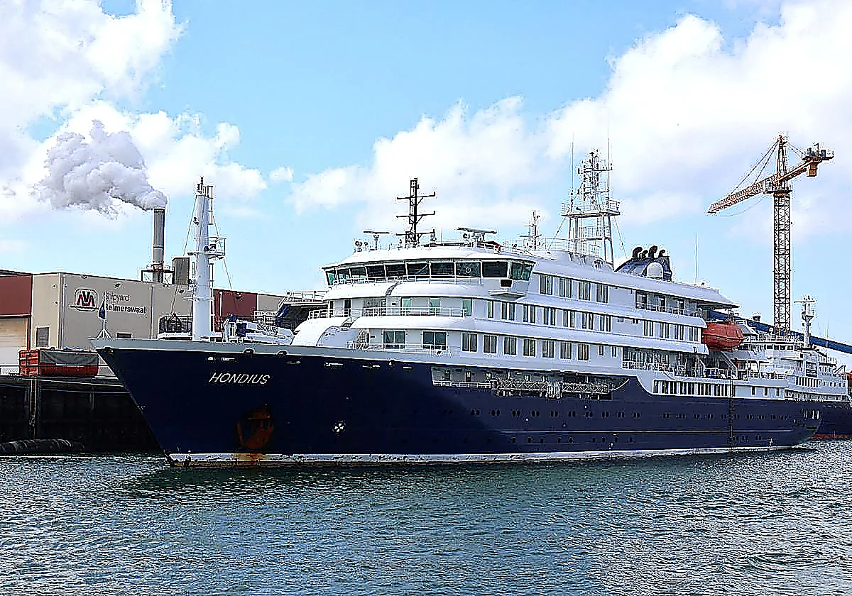 British doctor evacuated to Netherlands as 'Rat Virus' cruise prepares for tense Tenerife arrival