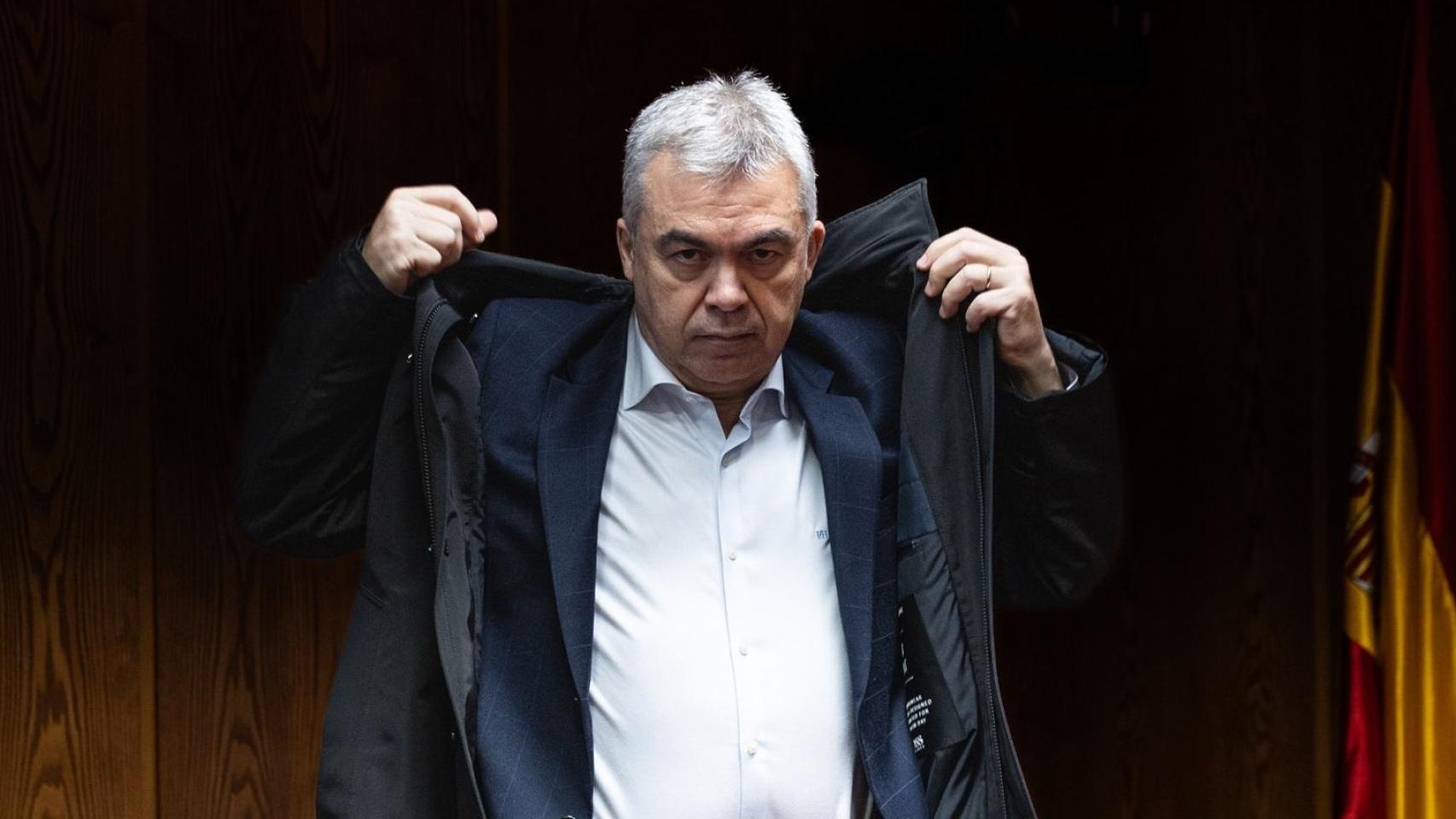 Cerdán evidencia que comparte estrategia legal con Ábalos, Koldo y Leire Díez y lanza en el Senado una amenaza al PSOE