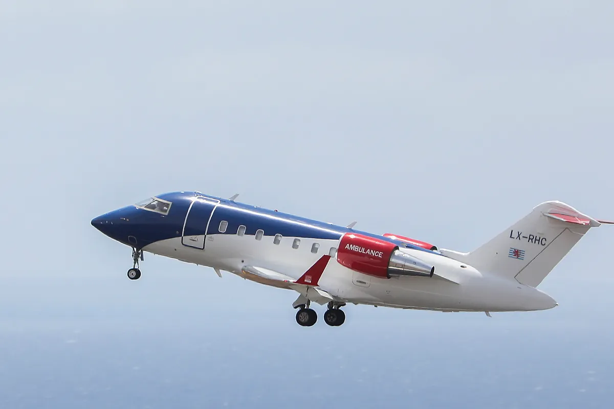 Un avión que transporta dos pacientes con hantavirus a Países Bajos hace escala en Gran Canaria tras negarse Marruecos