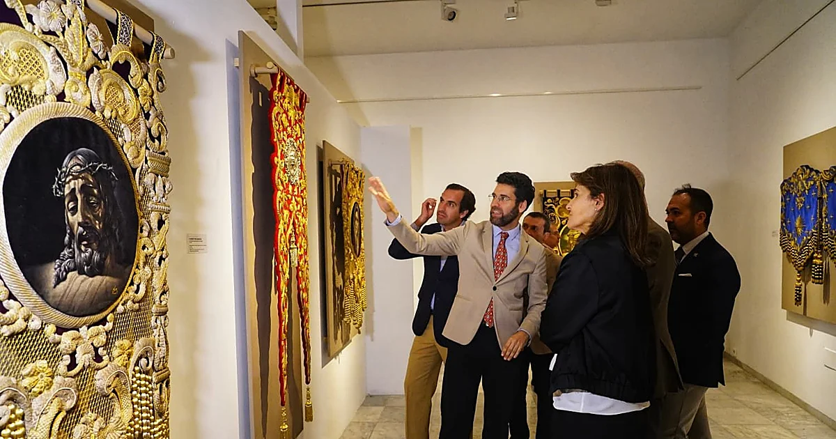 Cien años de las Trinitarias en Málaga: una exposición pone en valor su legado en el bordado para la Semana Santa