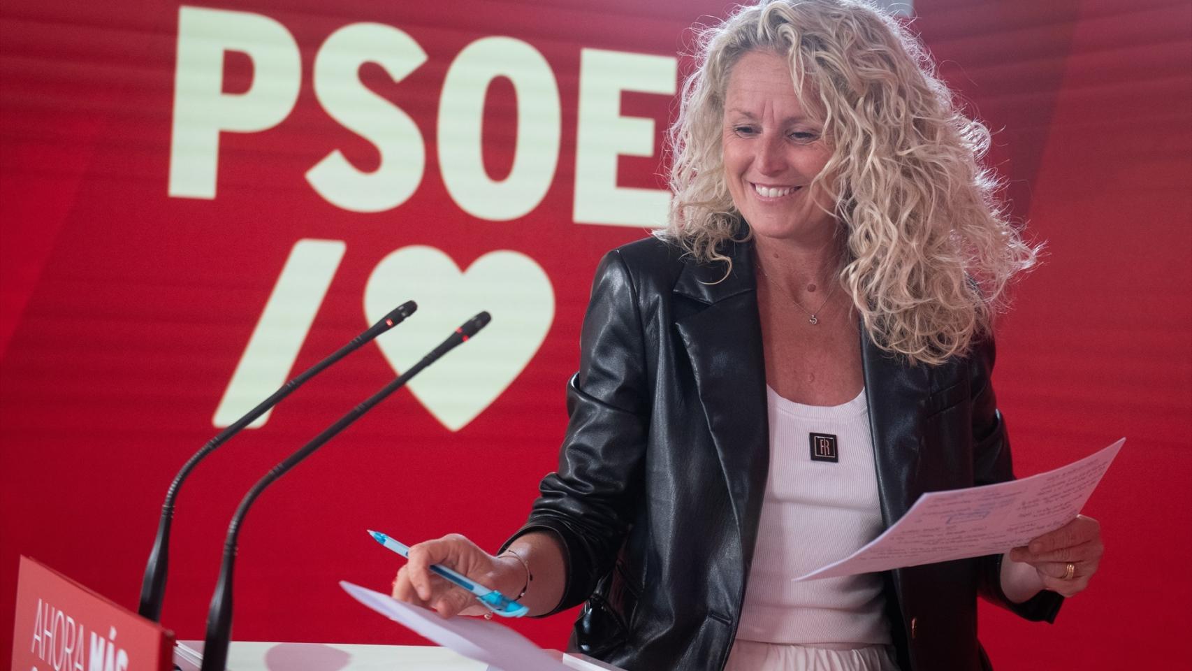 Montse Mínguez, la portavoz del PSOE "con un abrigo más caro que el SMI" que ha incendiado la campaña andaluza