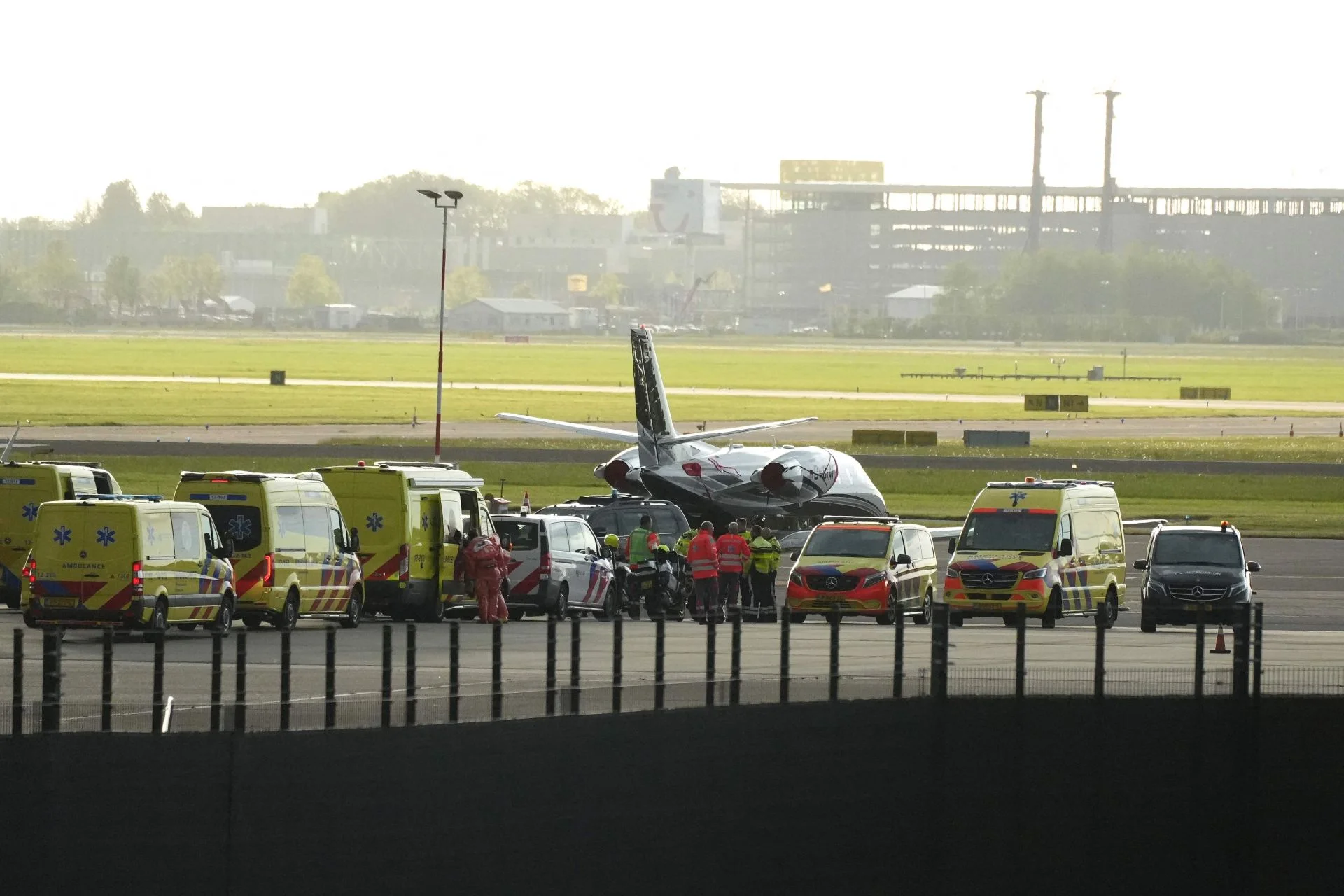 El avión con los contagiados de hantavirus abandona Gran Canaria esta madrugada
