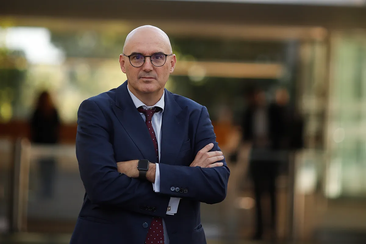 Santander da un bonus a José Luis de Mora por el diseño de las operaciones corporativas