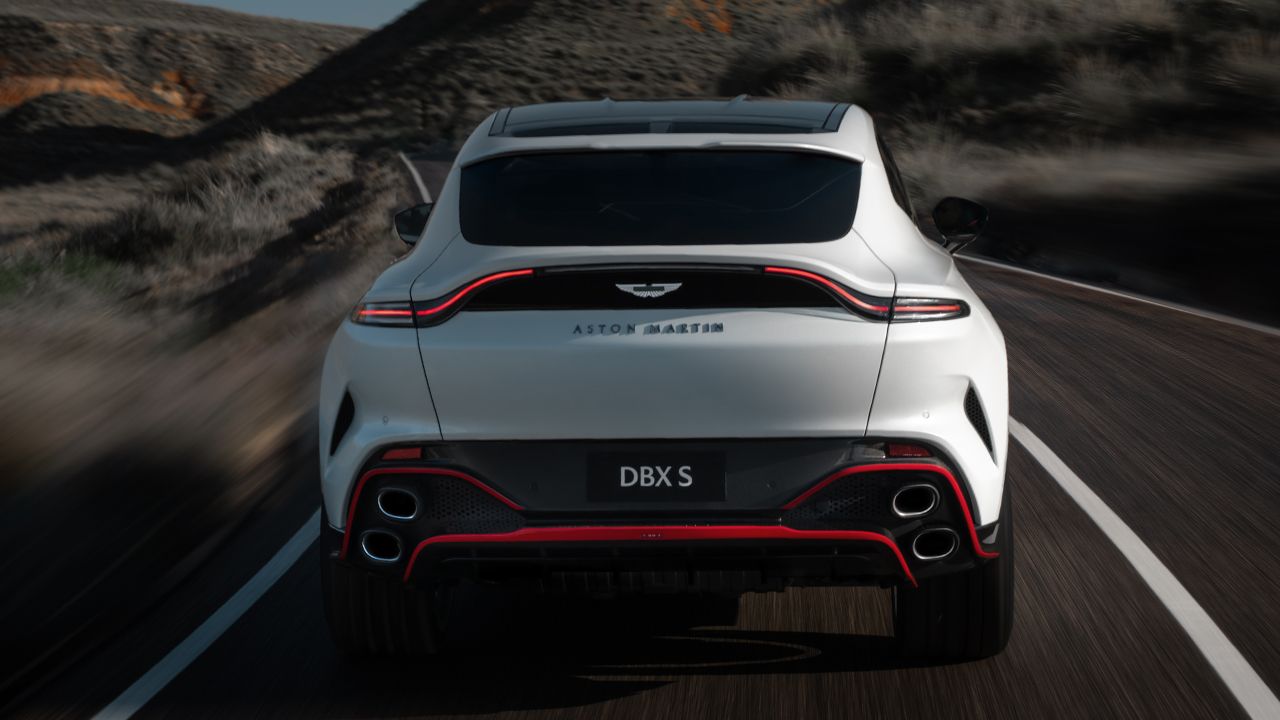 Aston Martin DBX llama a revisión a 13.719 coches por unos simples tornillos que ya han provocado un accidente
