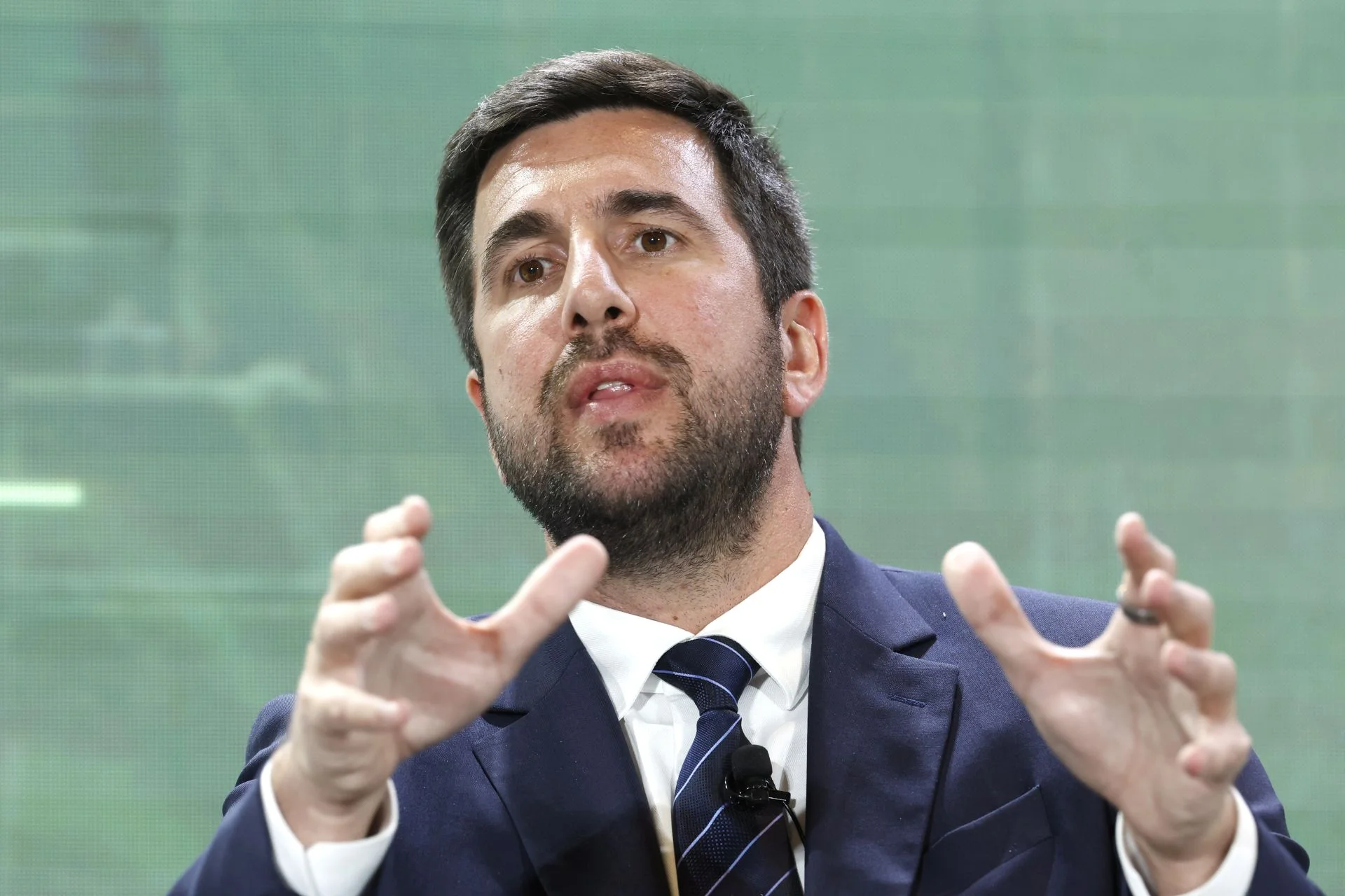 Riquelme prepara el terreno en Cox ante su posible salto al Real Madrid