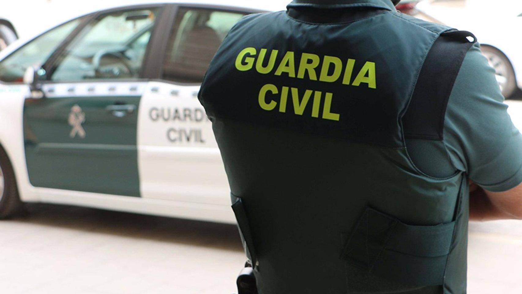 Detenido un vecino de Carballo (A Coruña) como autor de robos en vehículos en una ruta de Zas