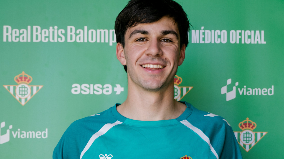 Gonzalo Petit: "Mi mente está en quedarme en el Betis"