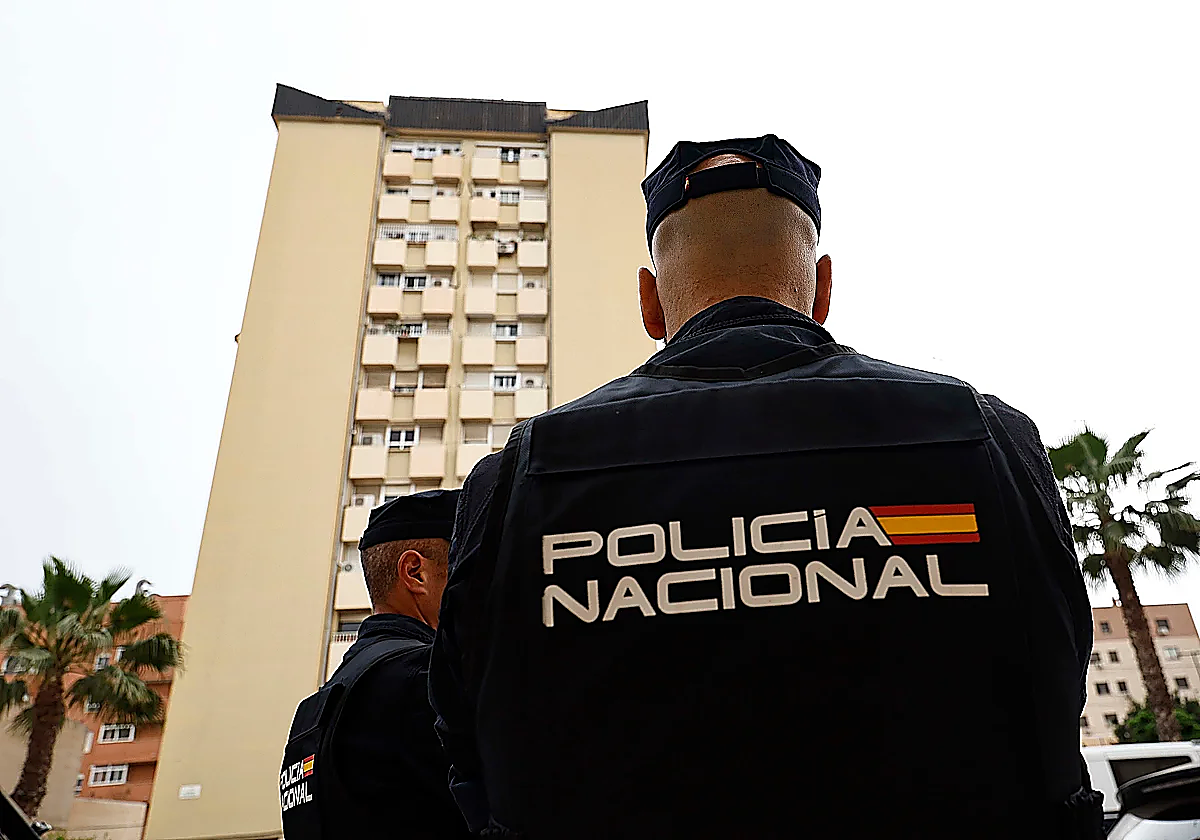 Costa del Sol 112: man stabs beach bar waiter with screwdriver and threatens to kill those present