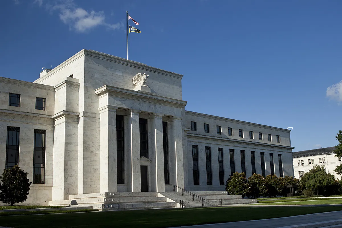 La inmensa mayoría de miembros de la Fed apoyó mantener los tipos en la reunión de abril